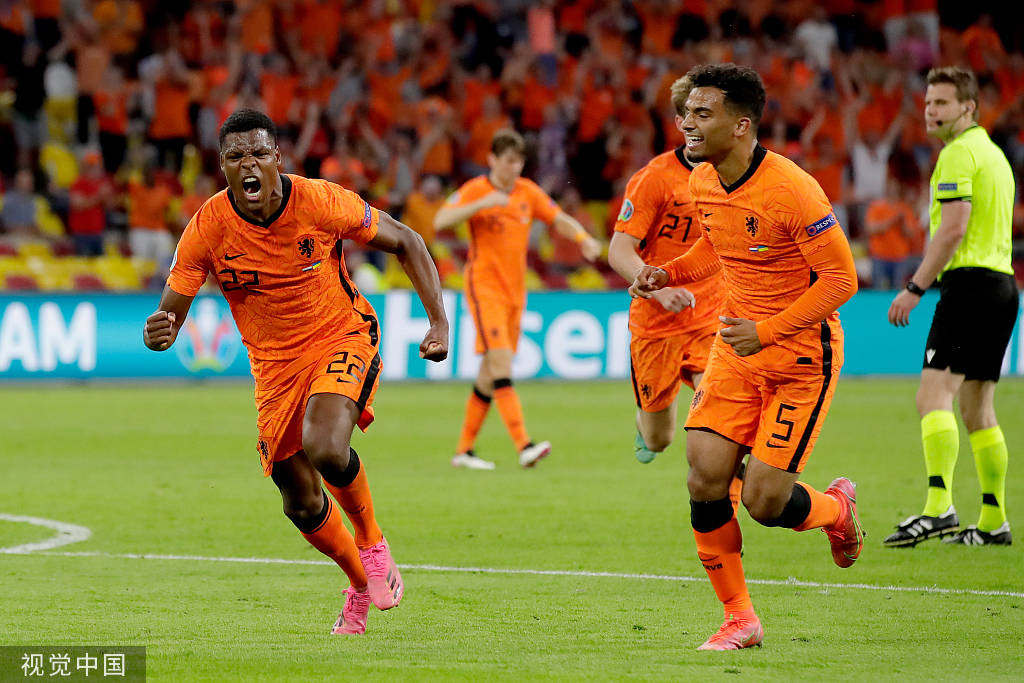 荷兰绝杀巴西，法比尼奥关键制胜