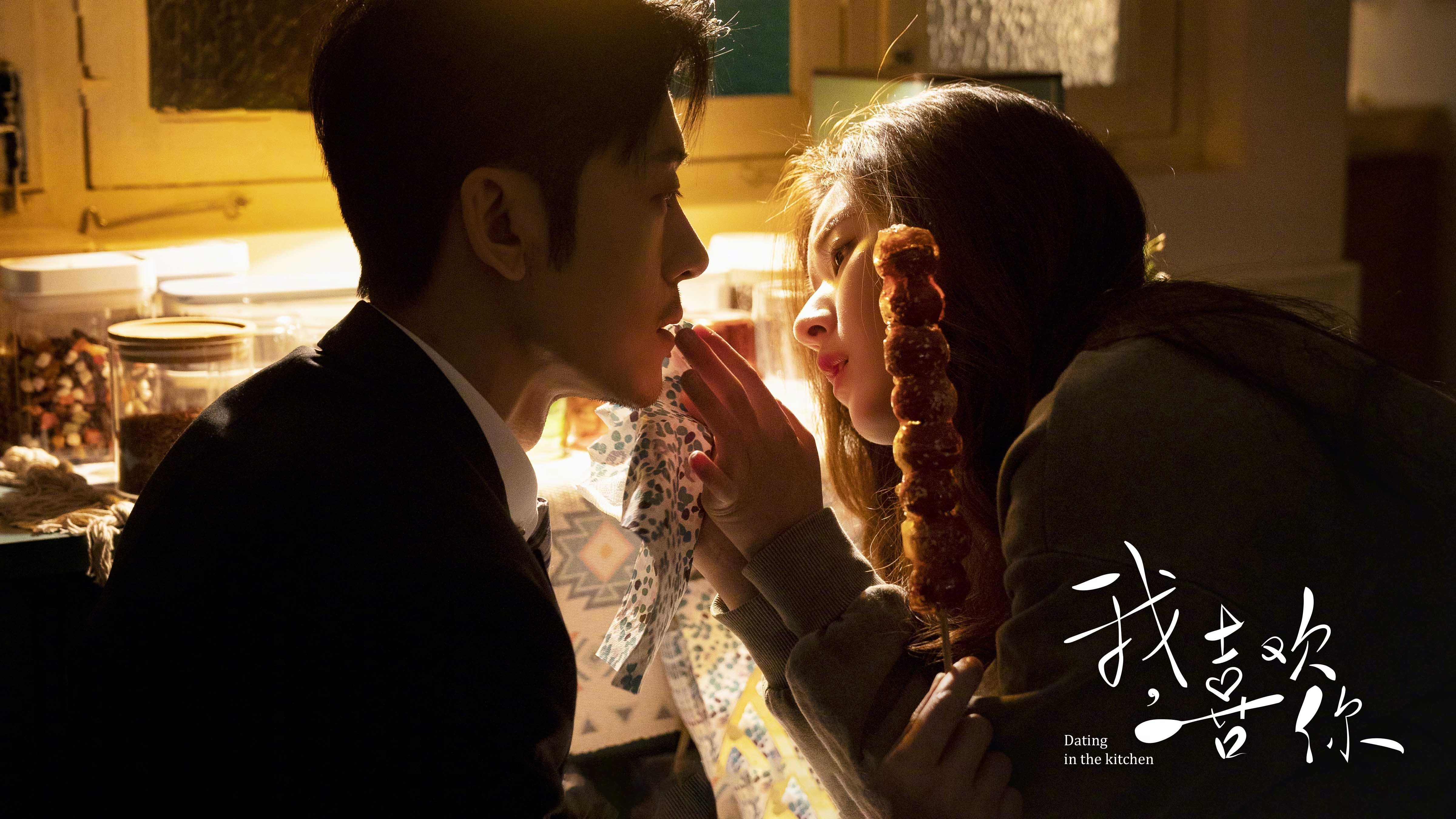 跨联赛巅峰战，布克双端统治力引领广厦铁血封锁骑士